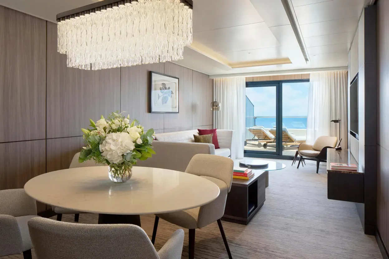 Ritz-Carlton Yachts Room & Dining Options