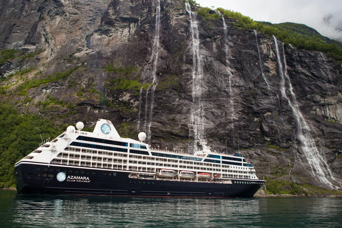 Azamara_Cruises_Waterfall_dc31daf8fb.webp