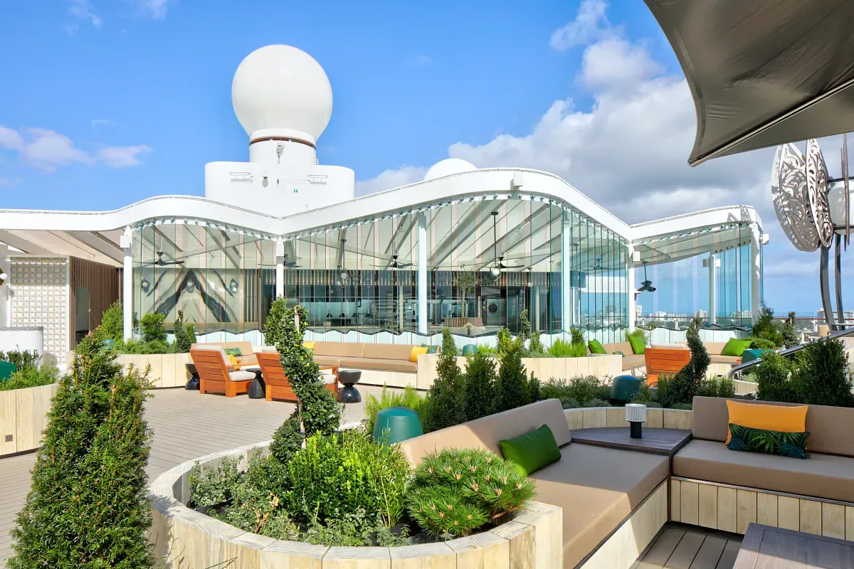 Celebrity_Cruises_rooftop_garden_4796270a1a.webp