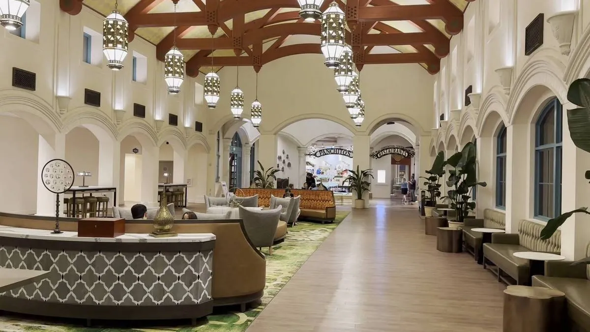 Coronado_Springs_main_lobby_2_8dd91ff609.webp