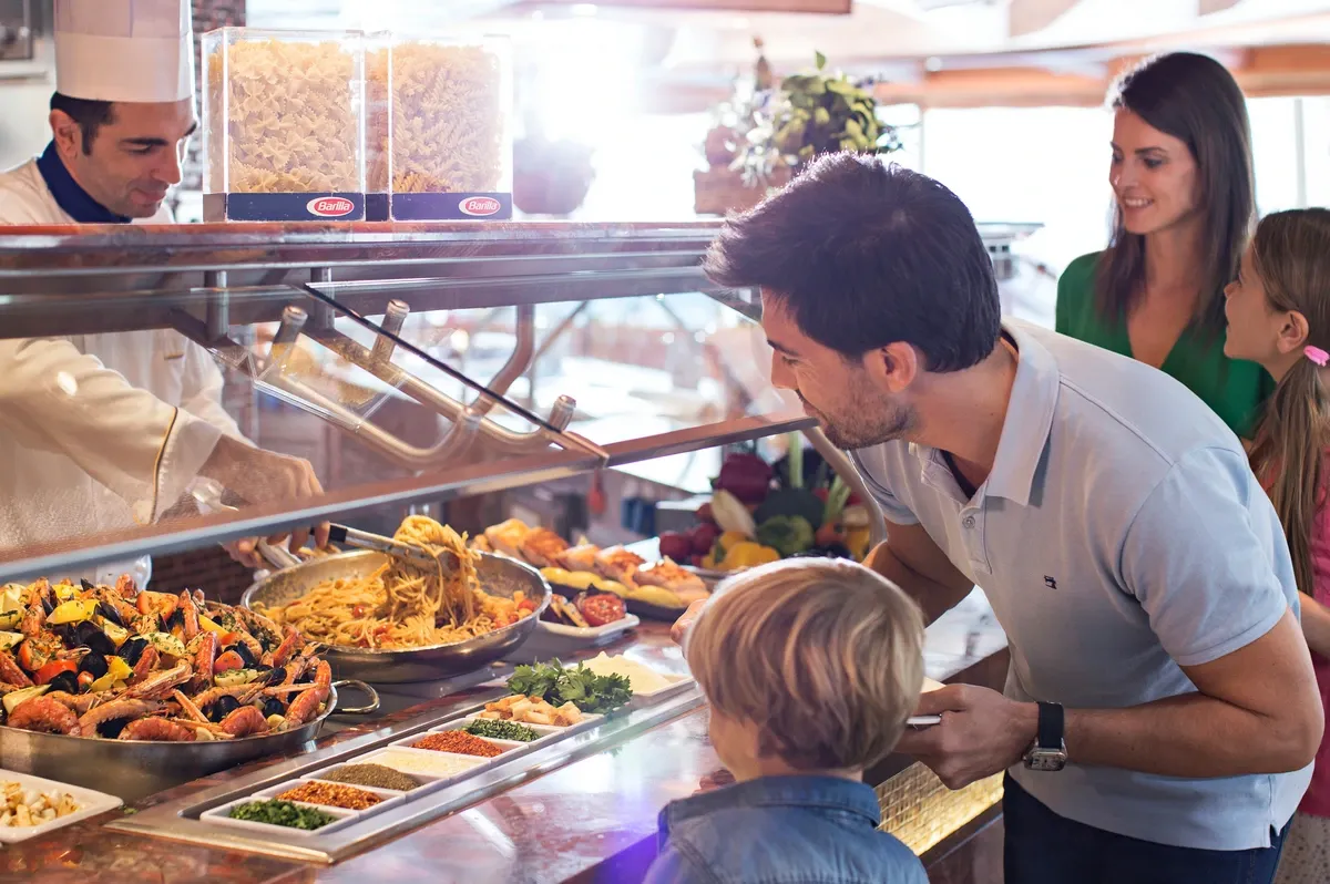 Costa_Diadema_buffet_1d6ad891ec.webp