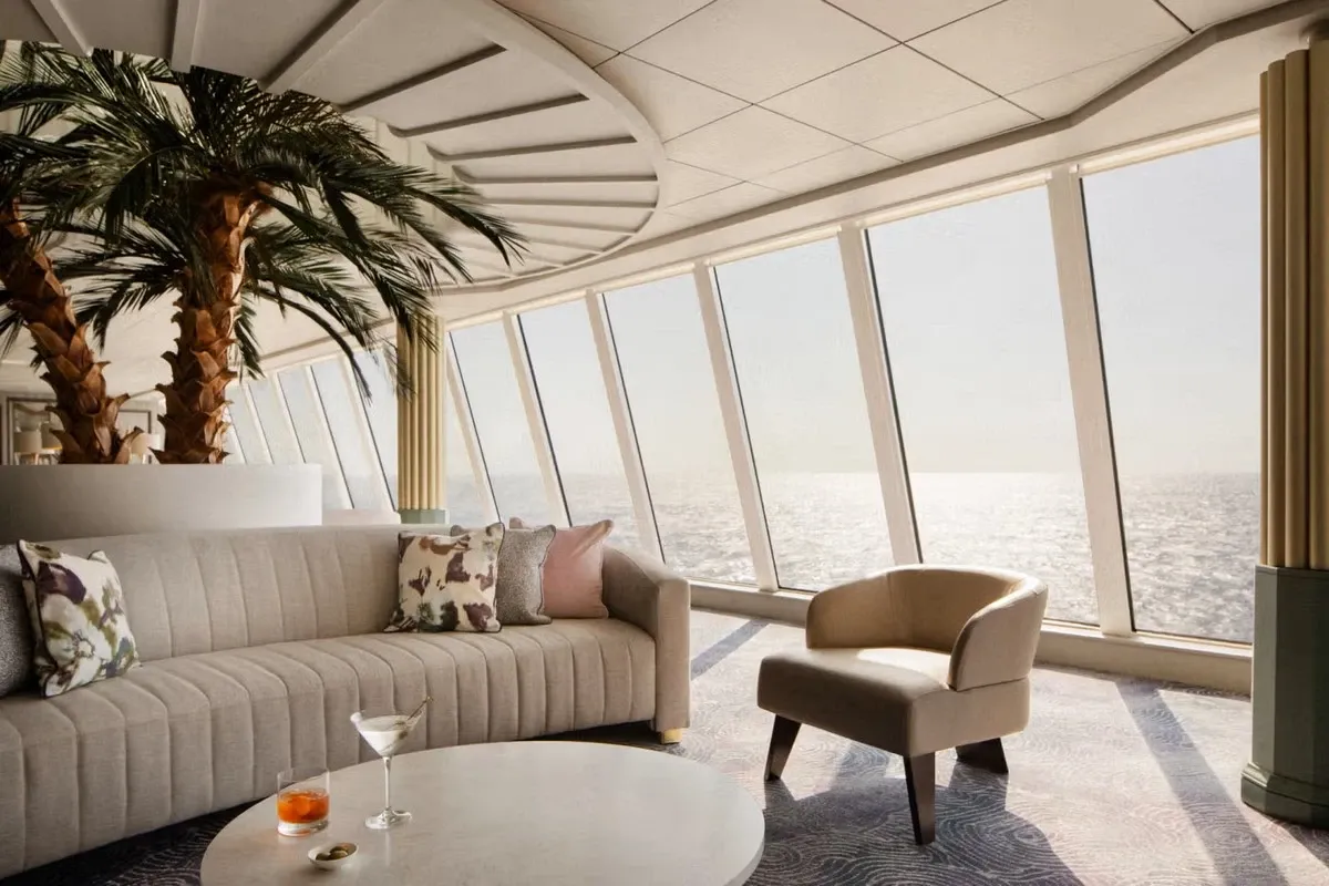 Crystal_Cruises_Palm_Court_lounge_414c42eba0.webp