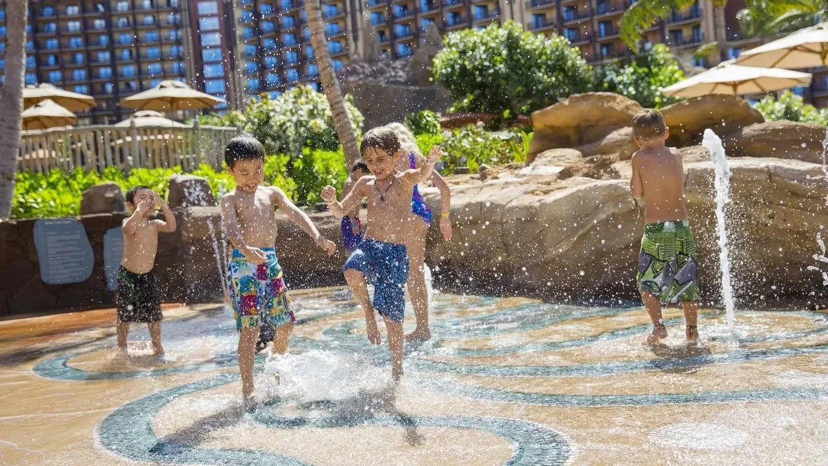 Disney_Aulani_beach_resort_pool_3_0f25720791.webp