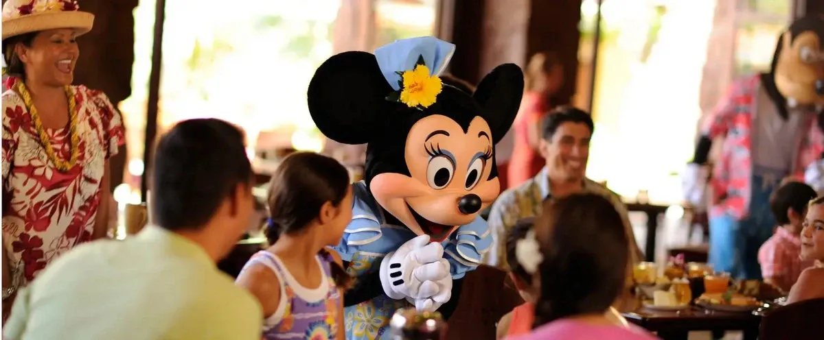 Disney_Aulani_character_breakfast_minnie_39f984e638-3.webp