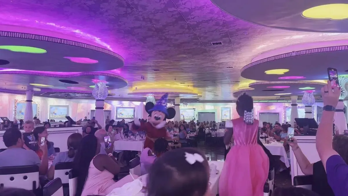 Disney_Cruise_Line_Animators_Palate_Mickey_e66359143b-1.webp