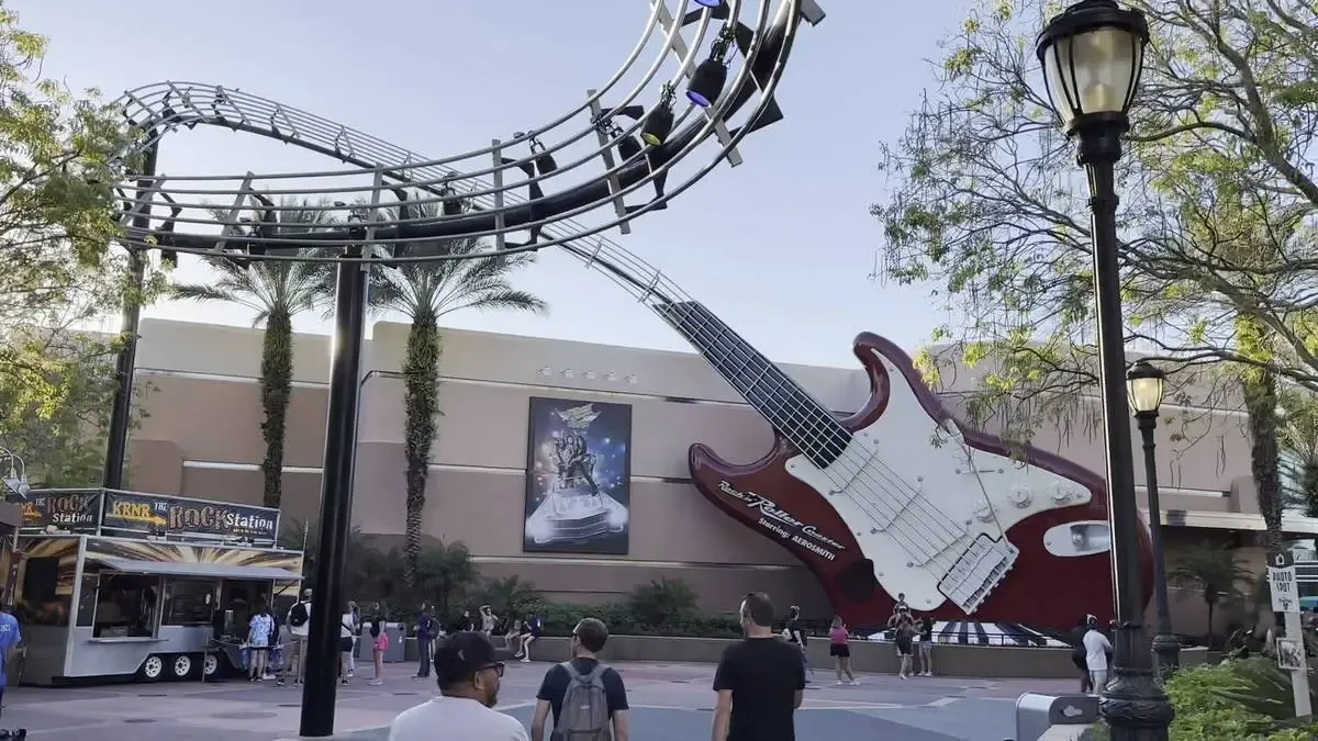 Disney_Hollywood_Studios_Rock_Roller_Coaster_fef575eee2.webp