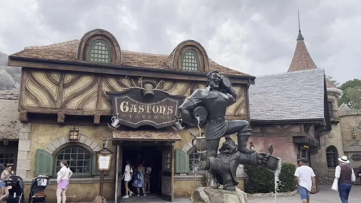 Disney_Magic_Kingdom_Gaston_Tavern_63f6b20012.webp