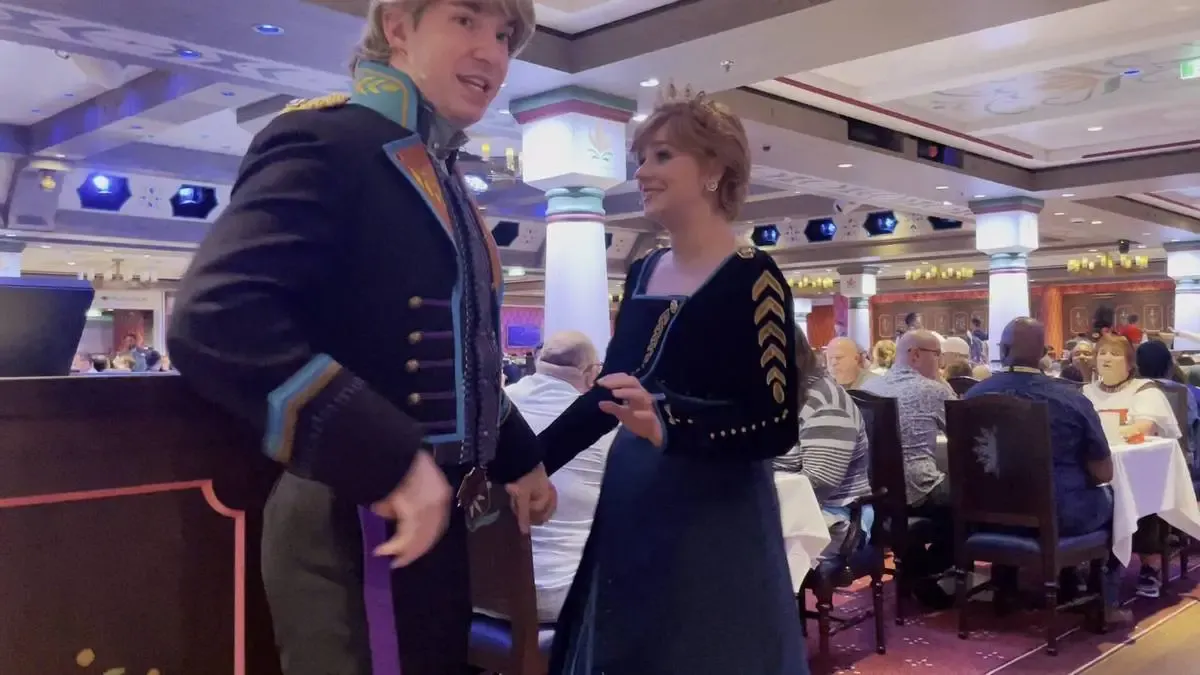Disney_Wish_Arendelle_Frozen_Dining_anna_kristoff_f2548bbc00.webp