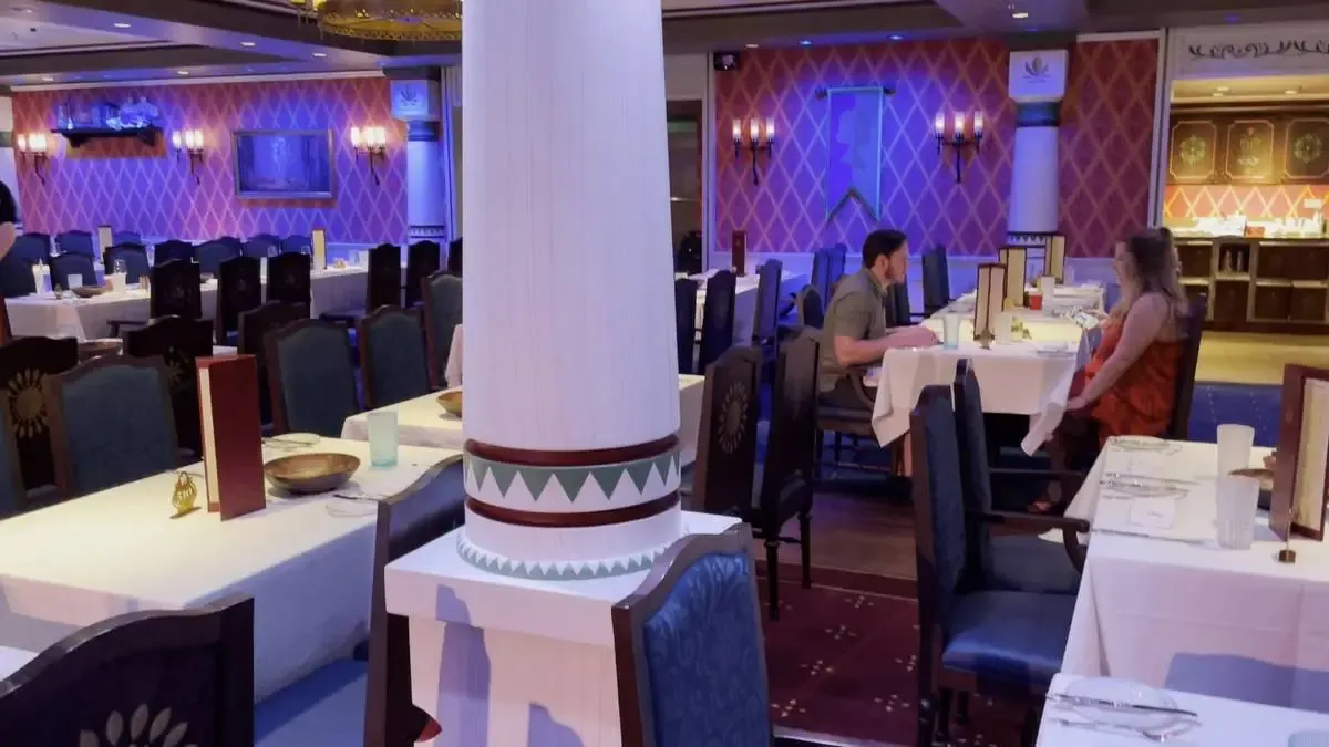 Disney_Wish_Arendelle_Frozen_Dining_tables_c53241856f.webp