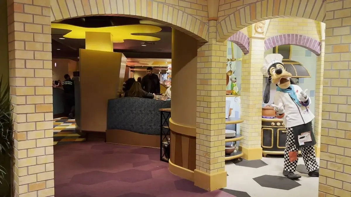 Disneyland_Hotel_Goofys_Kitchen_2aad523291-1.webp