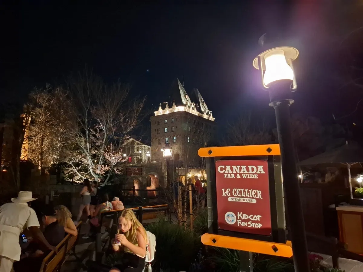 Epcot_Canada_night_a466ce3818.webp