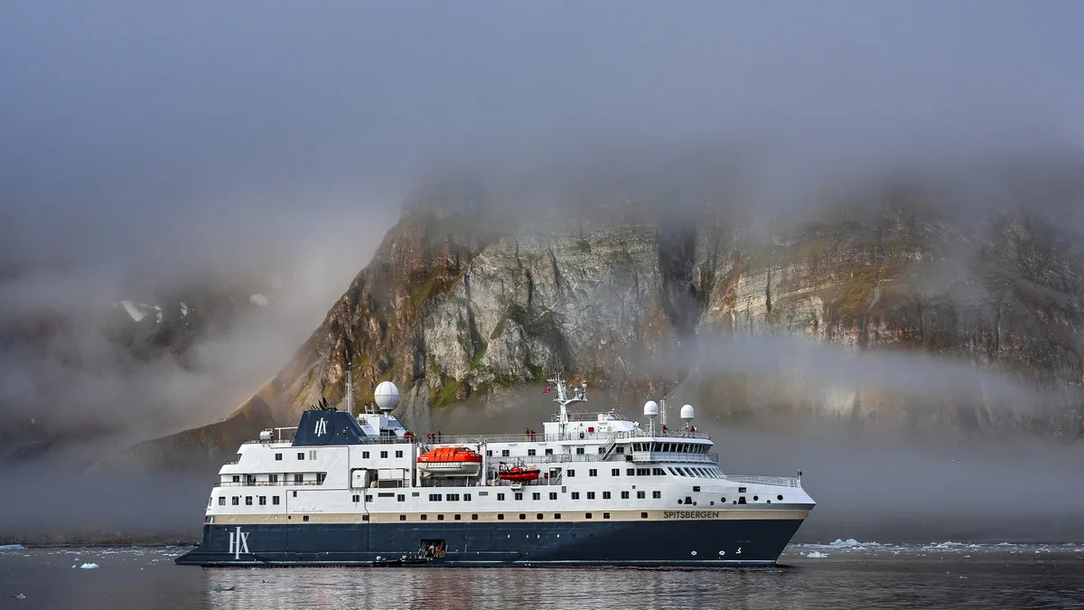 HX_Hurtigruten_Expeditions_Spitsbergen_7672d5e90e.webp