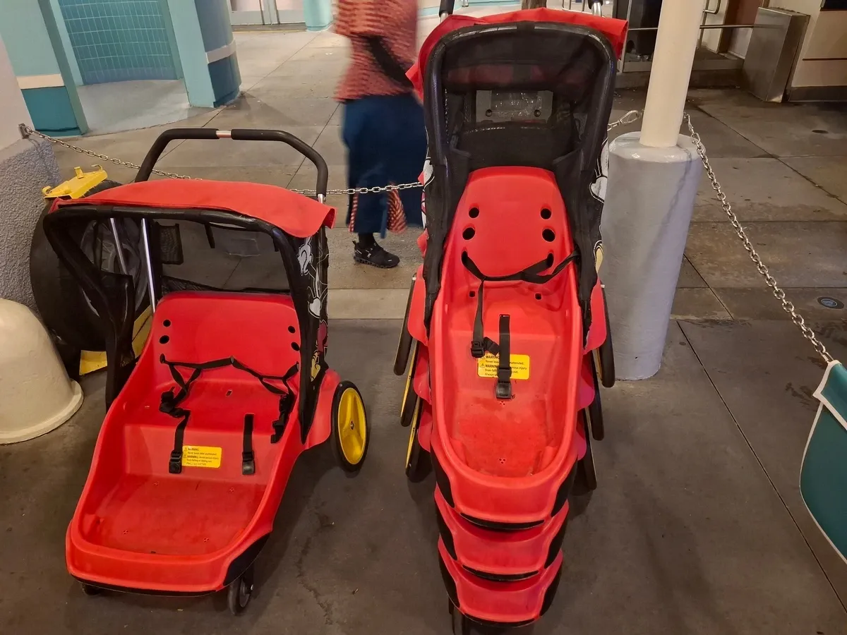 Hollywood_Studios_Disney_strollers_06f8efd573.webp