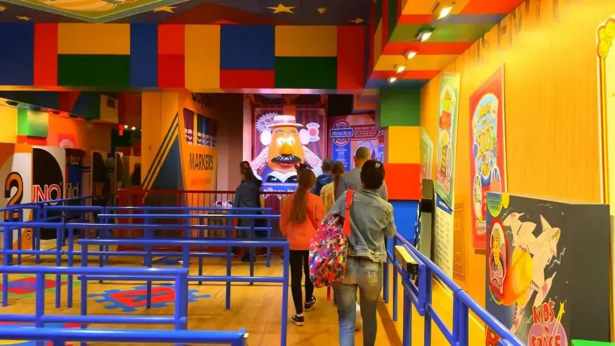 Hollywood_Studios_Toy_Story_Mania_Queue_2_b2ce85b9a6.webp
