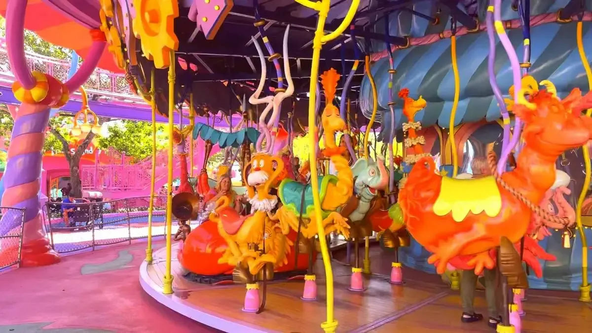 Islands_of_Adventure_Seuss_Carousel_ride_adba9a5413.webp