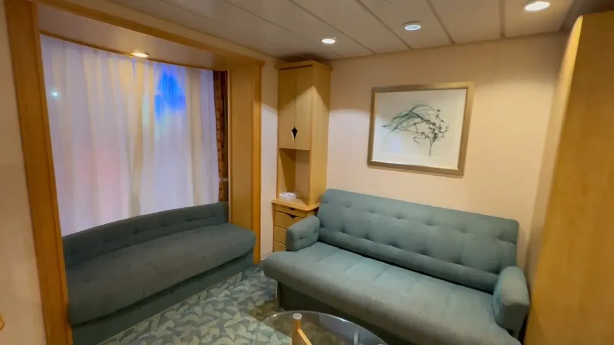 Liberty_of_the_seas_stateroom_royal_caribbean_cruise_line_7829d6e573.webp
