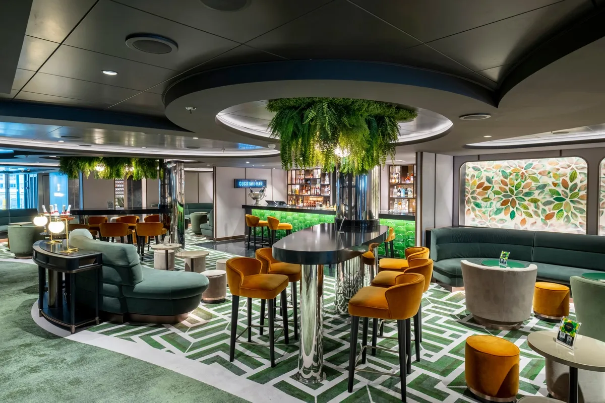 MSC_Cruise_Line_Seashore_cocktail_bar_eab3d30f3b-1.webp