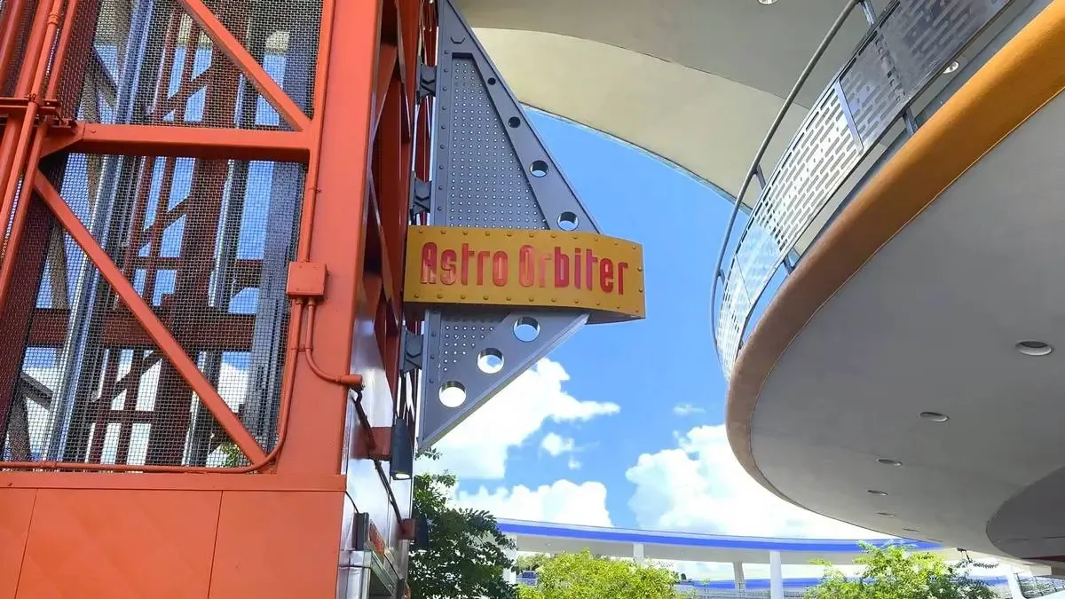 Magic_Kingdom_Astro_Orbiter_elevator_0979b8b9db.webp