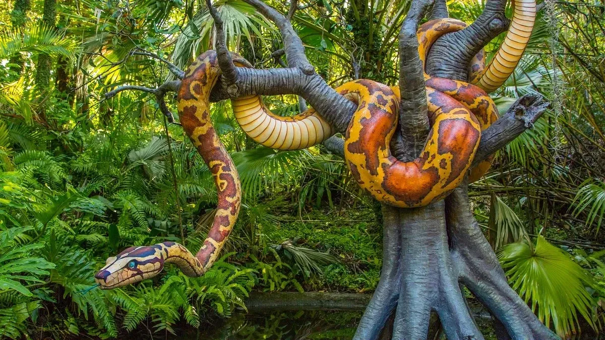 Magic_Kingdom_Jungle_Cruise_snake_89dccc42b5.webp
