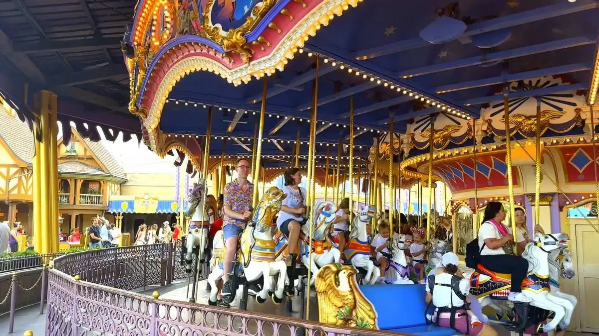 Magic_Kingdom_Prince_Charming_Carrousel_ride_2_7df93ec70e.webp