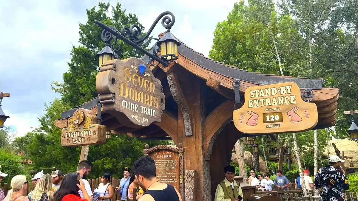 Magic_Kingdom_Seven_Dwarfs_Mine_Train_entrance_80dd44b192.webp