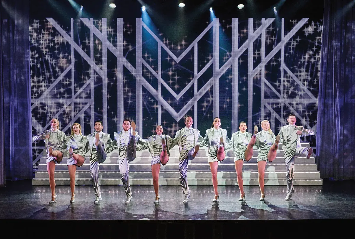 Princess_Cruises_show_onboard_4de2312134.webp