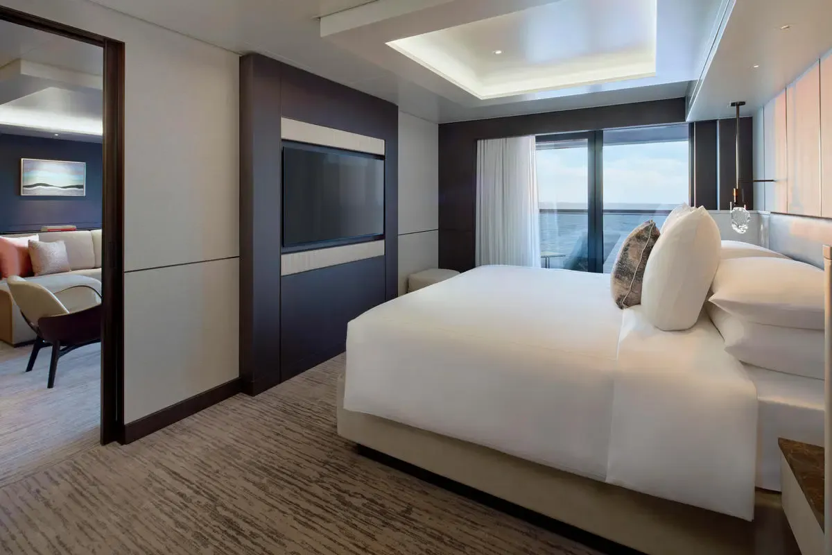 Ritz_Carlton_Yacht_Suite_5727094e0a.webp