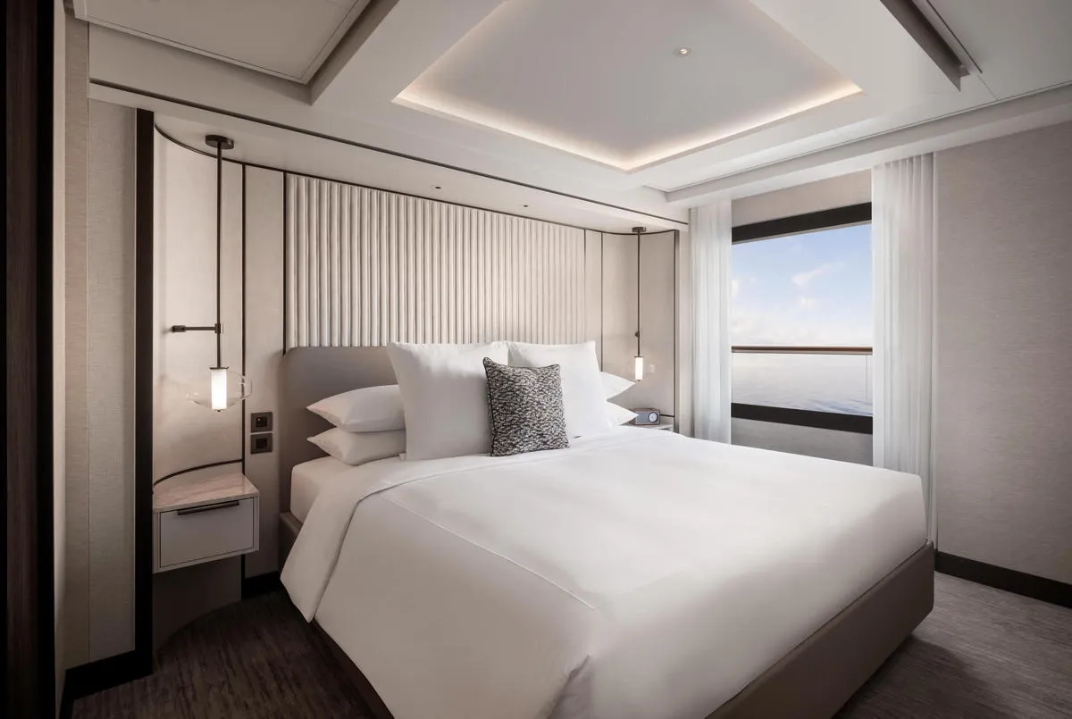 Ritz_Carlton_Yacht_View_Suite_dcd1c5087a.webp