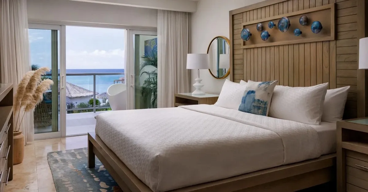 Sandals_Montego_Bay_Luxury_Room_e3e42193c6.webp