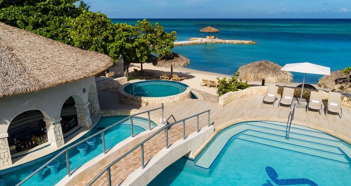 Sandals_Montego_Bay_Whirlpools_8974f75da1.webp