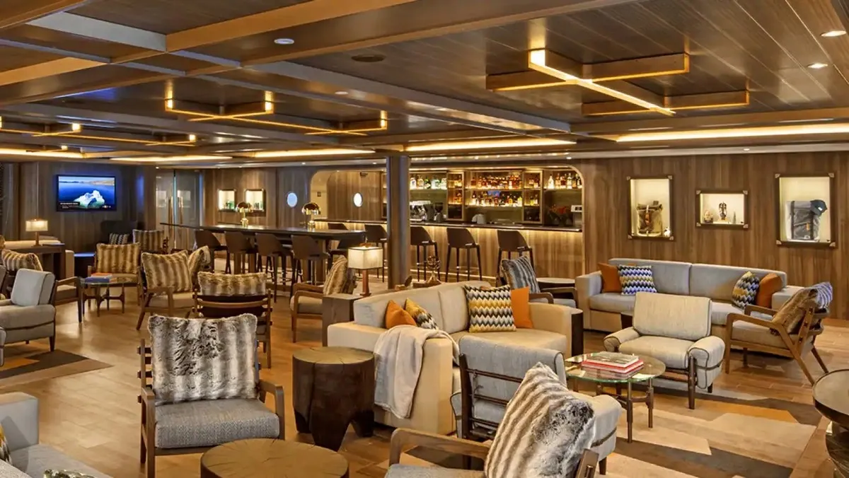 Seabourn_Cruise_Line_lounge_restaurant_d523fe1d2c.webp