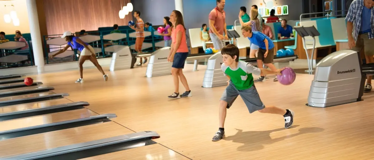 Universal_Cabana_Bay_bowling_2db425278e.webp