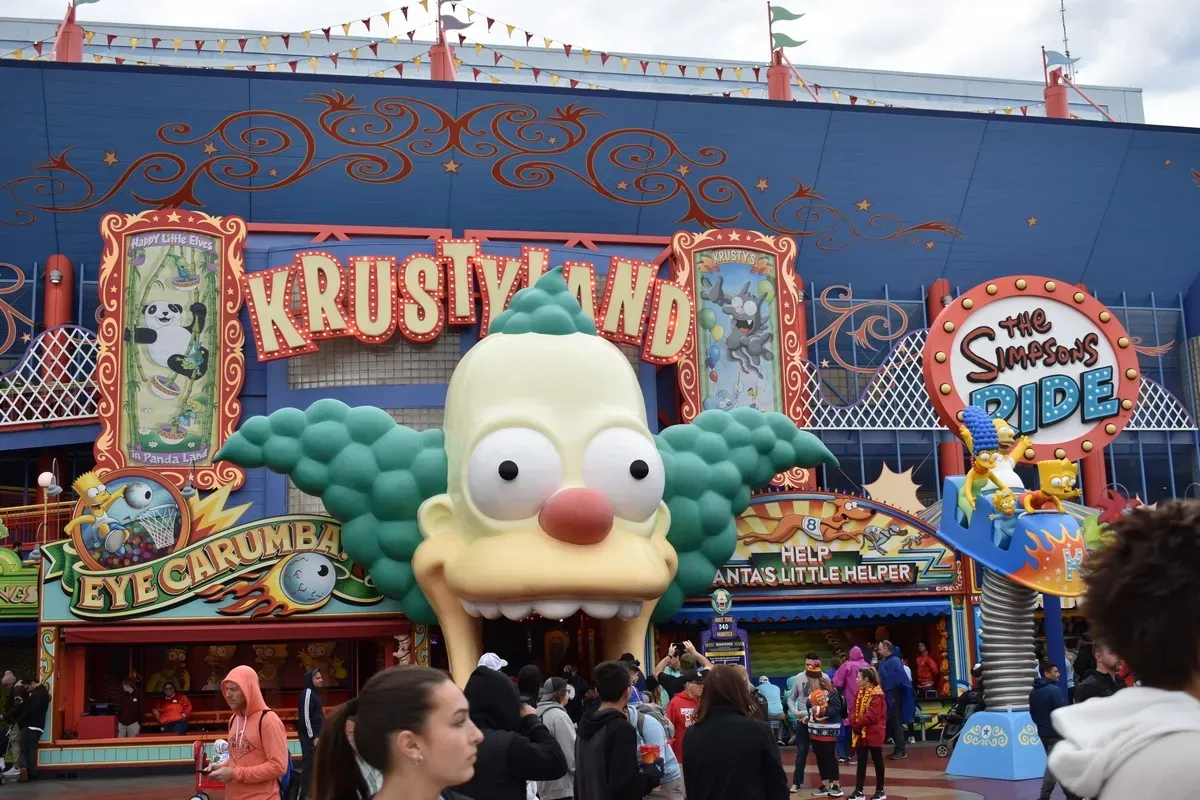 Universal_Studios_Simpsons_Krustyland_9f72314be5-1.webp