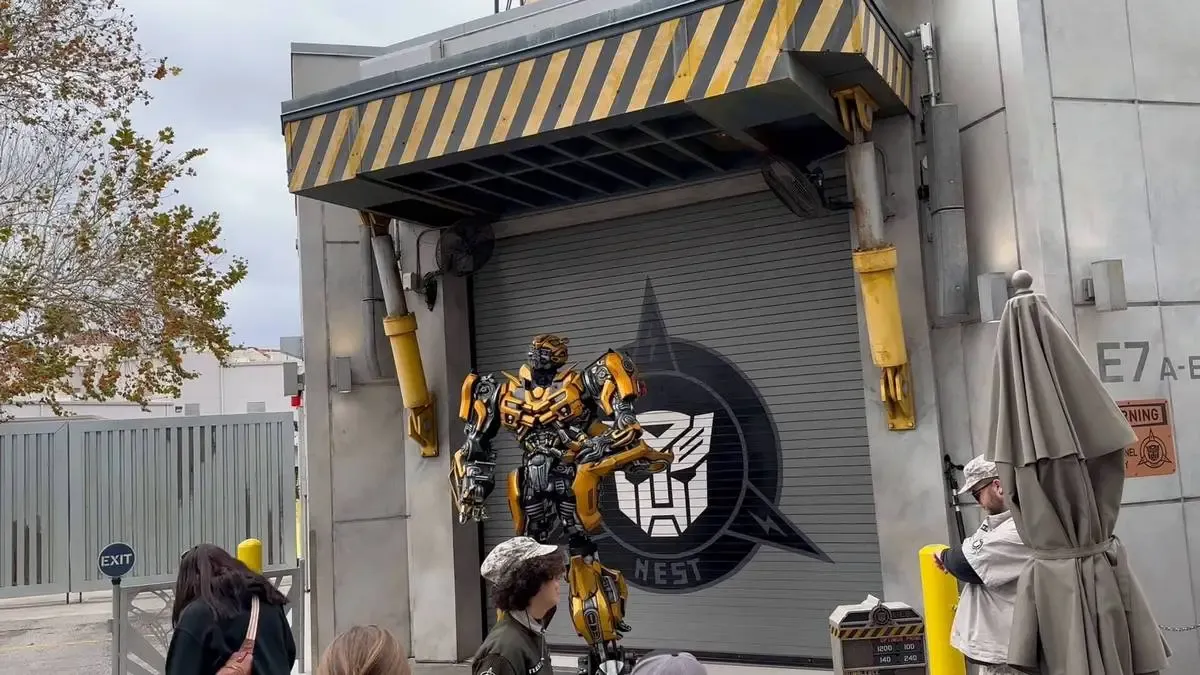 Universal_Studios_Transformers_character_e6f266858e-1.webp